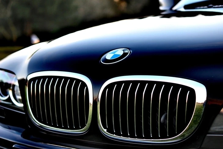 SDT traži trajno oduzimanje imovine: Na meti stanovi, kuća, BMW, skuter za vodu i oružje