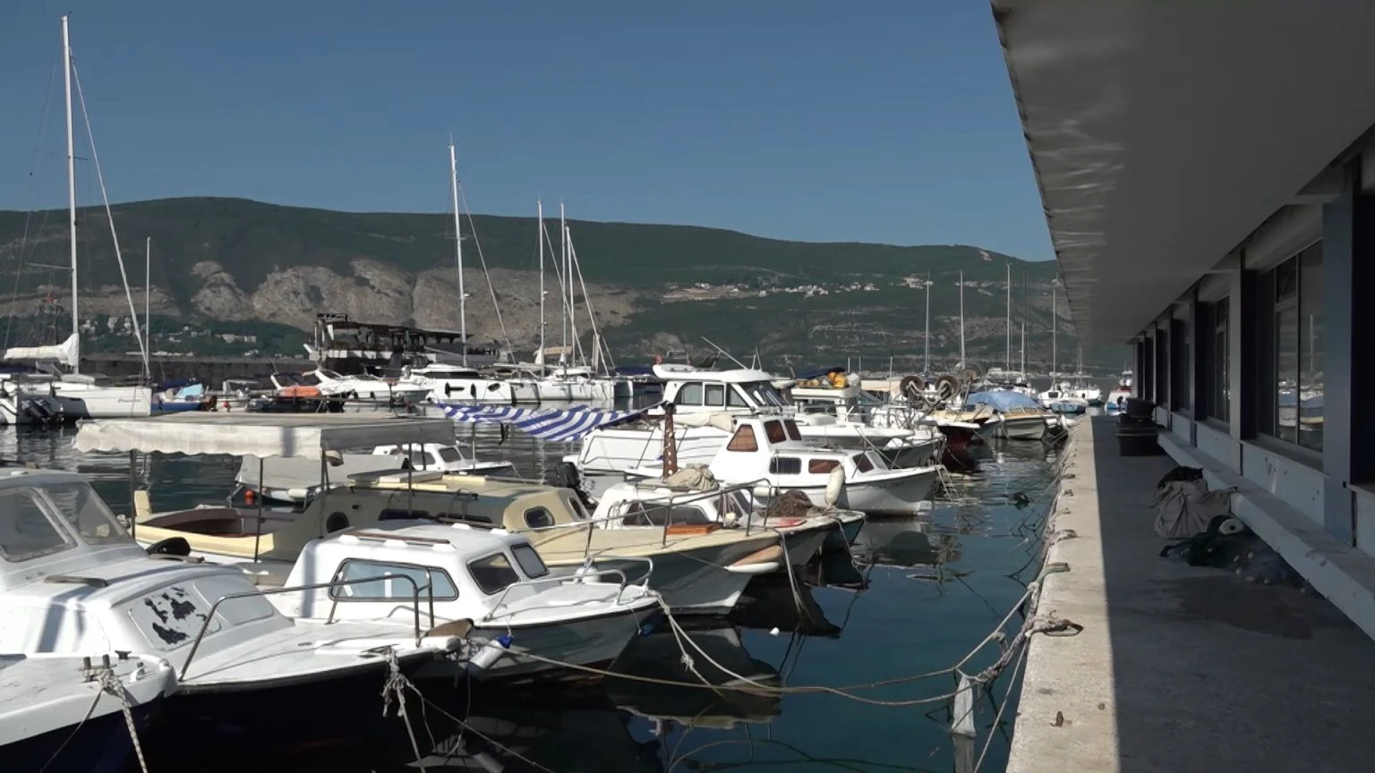 Crnogorskim ribarima prekipljelo, najavljuju blokade i vraćanje dozvola